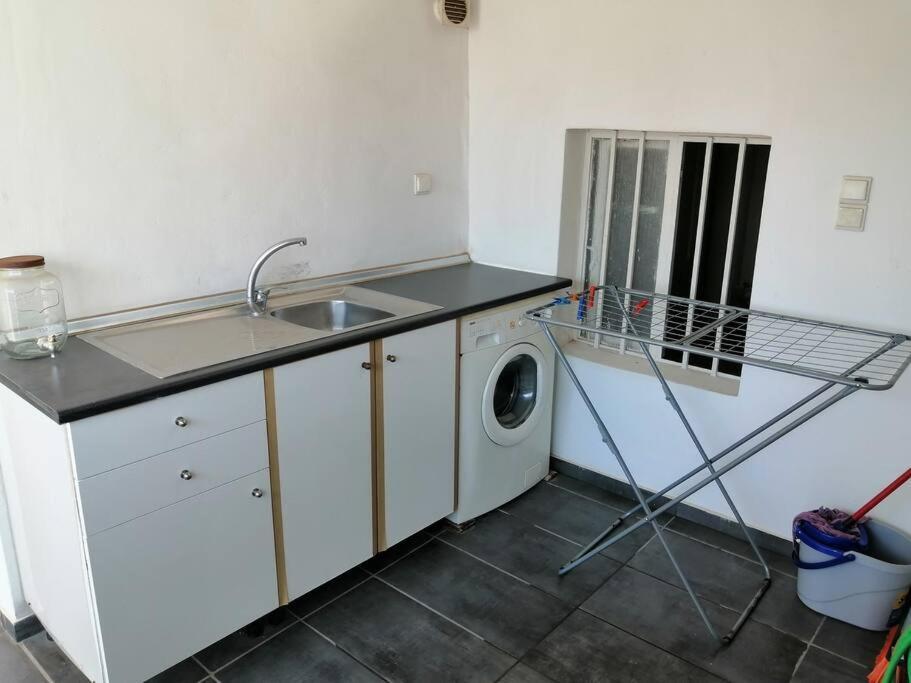 Manolis Loft Appartement Piraeus Buitenkant foto